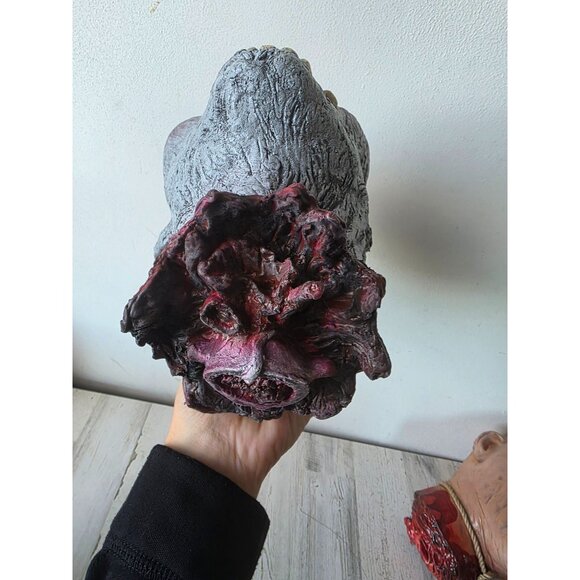 Vintage zombie head beheaded hanging Halloween prop life like life-size realisti - Picture 8 of 11